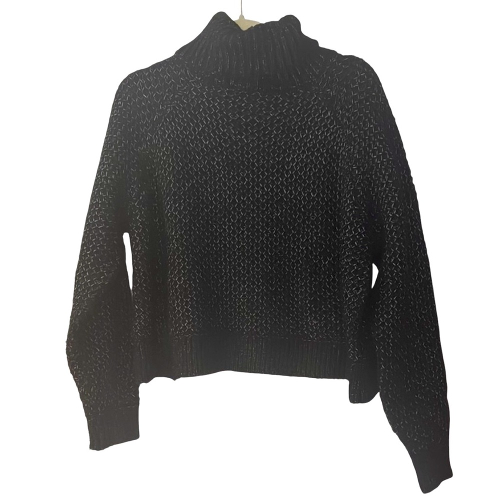 Zenana Black Marled Cowl Neck Knit
Cropped Sweater Size L